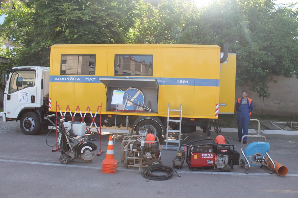 Економія при використанні гідравлічного обладнання та інструменту DOA (Італія) у ПАТ «АК»КИЇВВОДОКАНАЛ» Економія при використанні гідравлічного обладнання та інструменту DOA (Італія) у ПАТ «АК»КИЇВВОДОКАНАЛ»