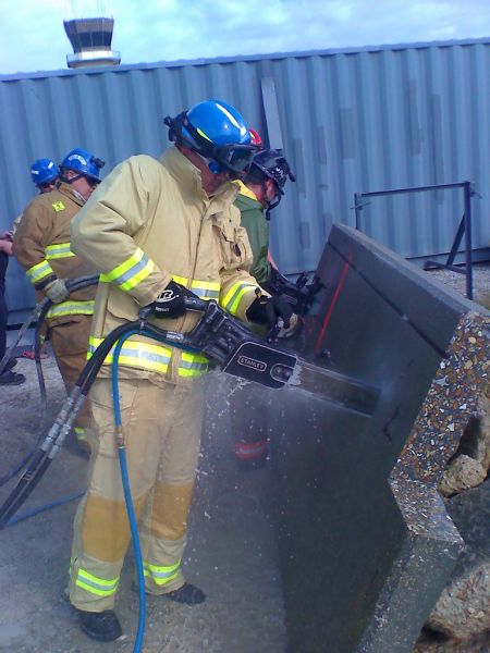 Ланцюгова пила DS11 (Stanley) Ланцюгова пила DS11 (Stanley) - Зображення 3